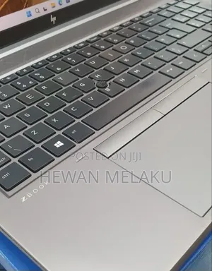 New Laptop HP ZBook Firefly G8 16GB Intel Core i7 SSD 512GB