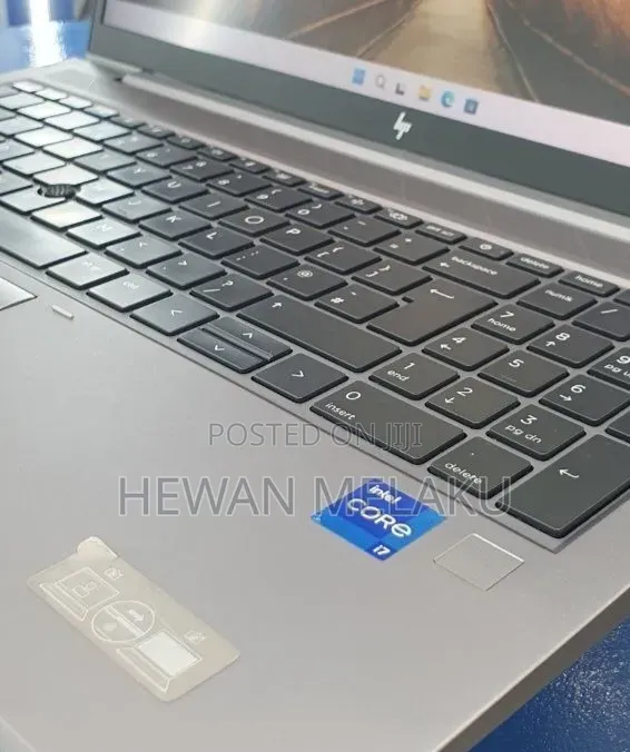 New Laptop HP ZBook Firefly G8 16GB Intel Core i7 SSD 512GB