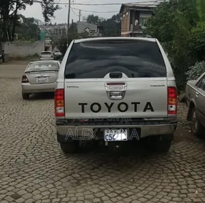 Toyota Hilux 2007 Gold