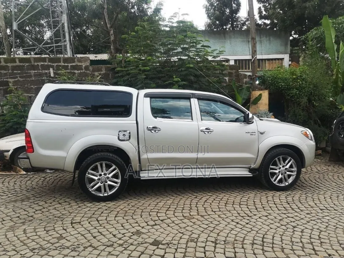 Toyota Hilux 2007 Gold