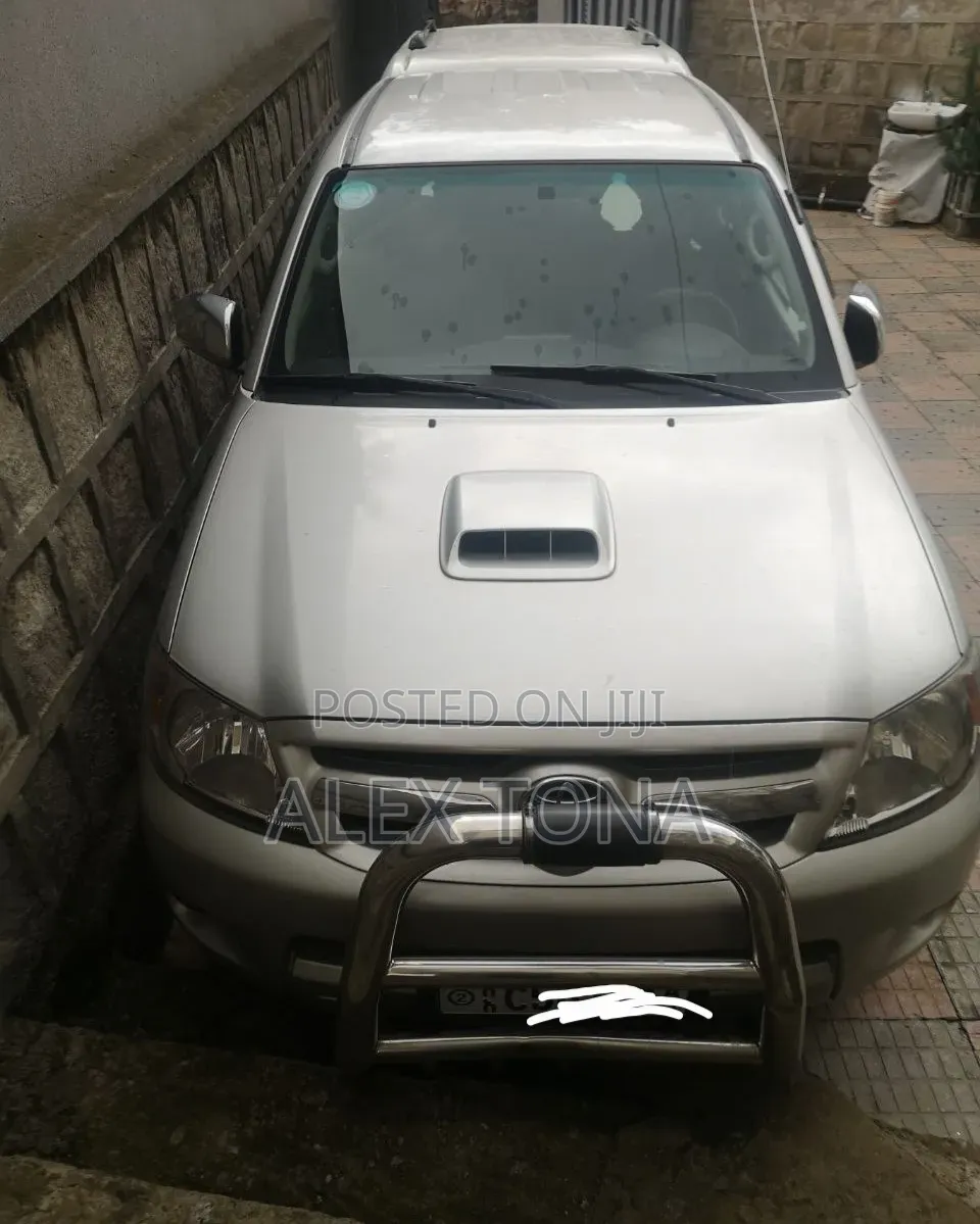 Toyota Hilux 2007 Gold