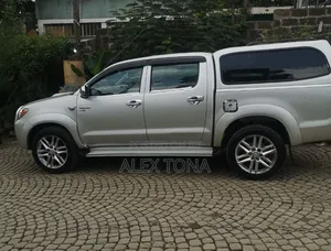 Toyota Hilux 2007 Gold