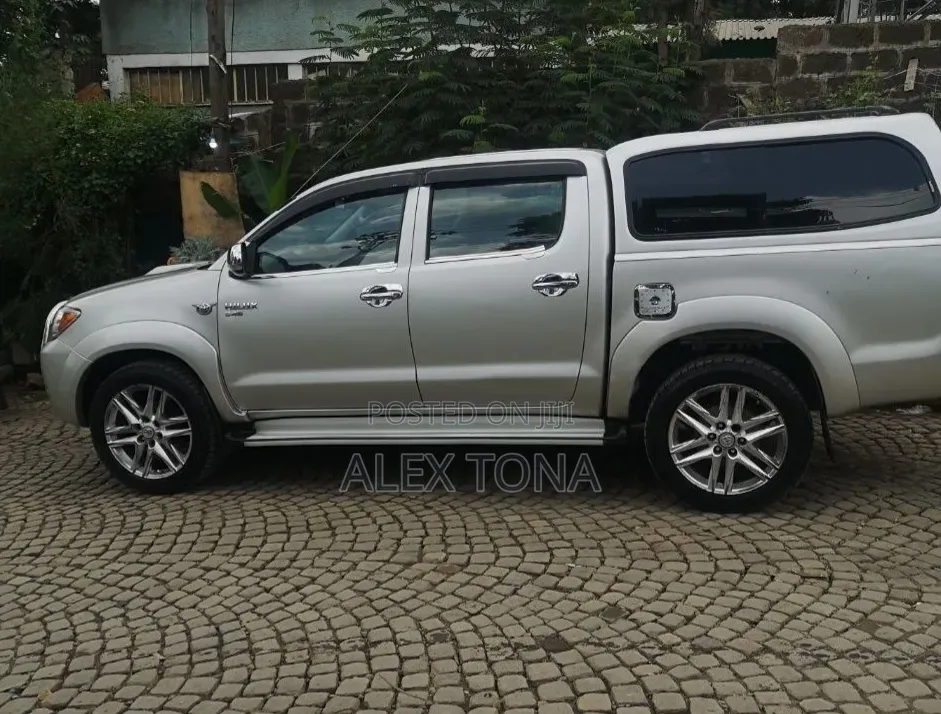 Toyota Hilux 2007 Gold