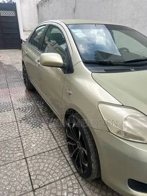 Toyota Belta 2009 Gold