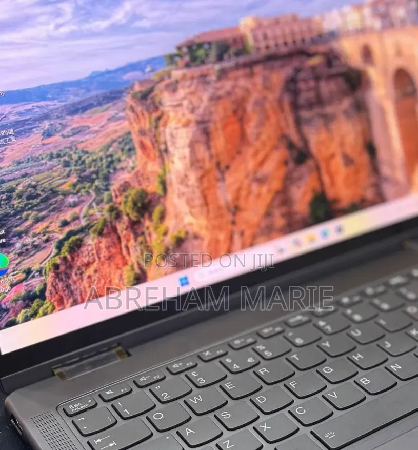 New Laptop Lenovo Yoga 7i 16GB AMD Ryzen 7 SSD 512GB