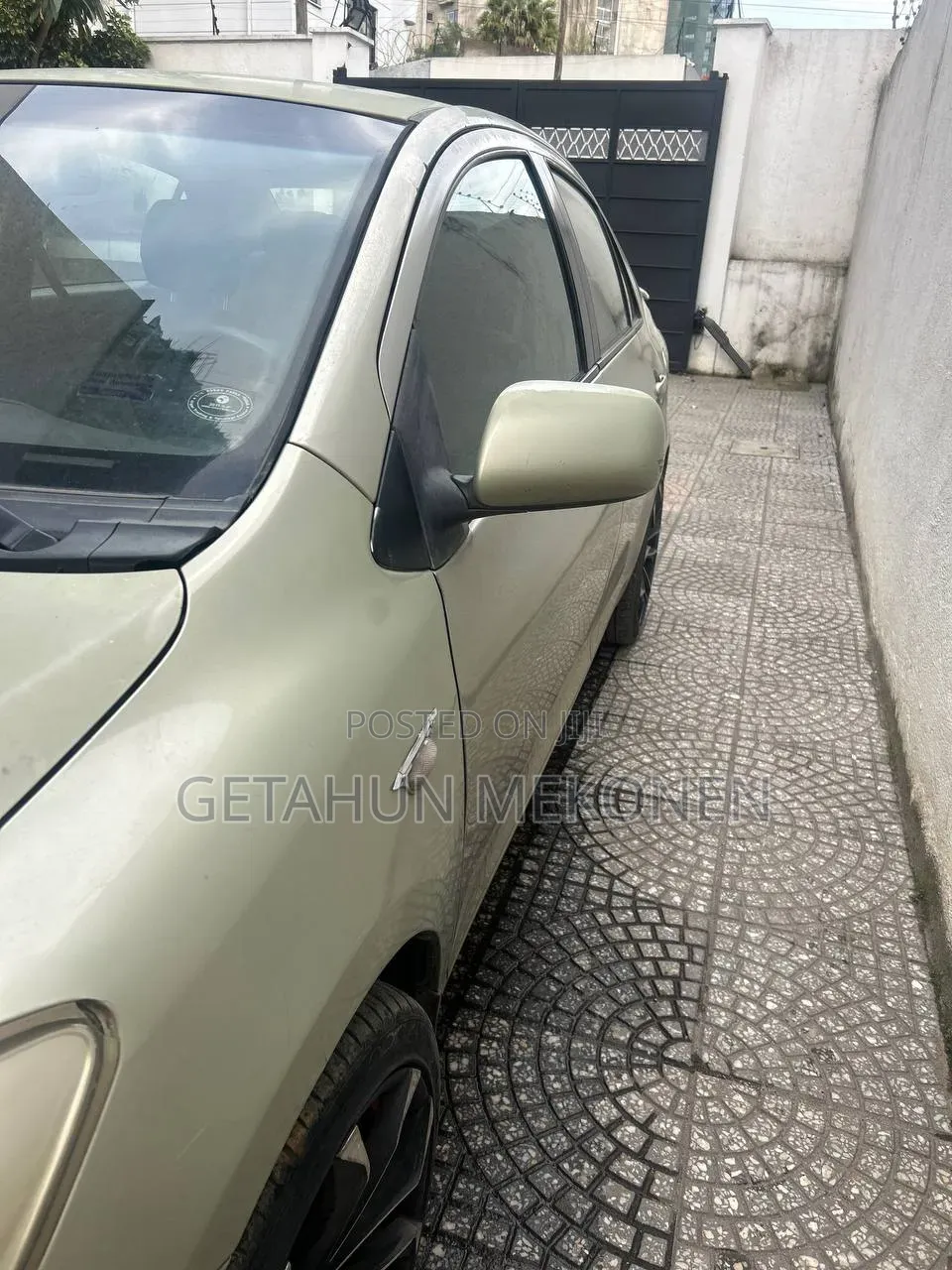 Toyota Belta 2009 Gold