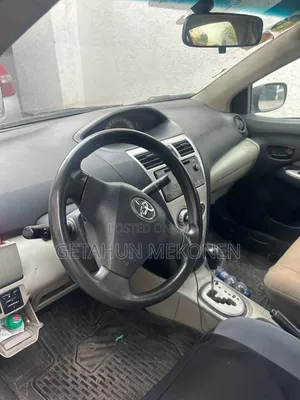 Toyota Belta 2009 Gold