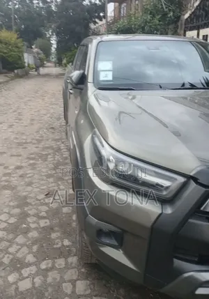 Toyota Hilux 2022 Gray