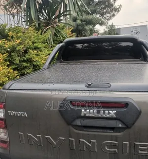 Toyota Hilux 2022 Gray