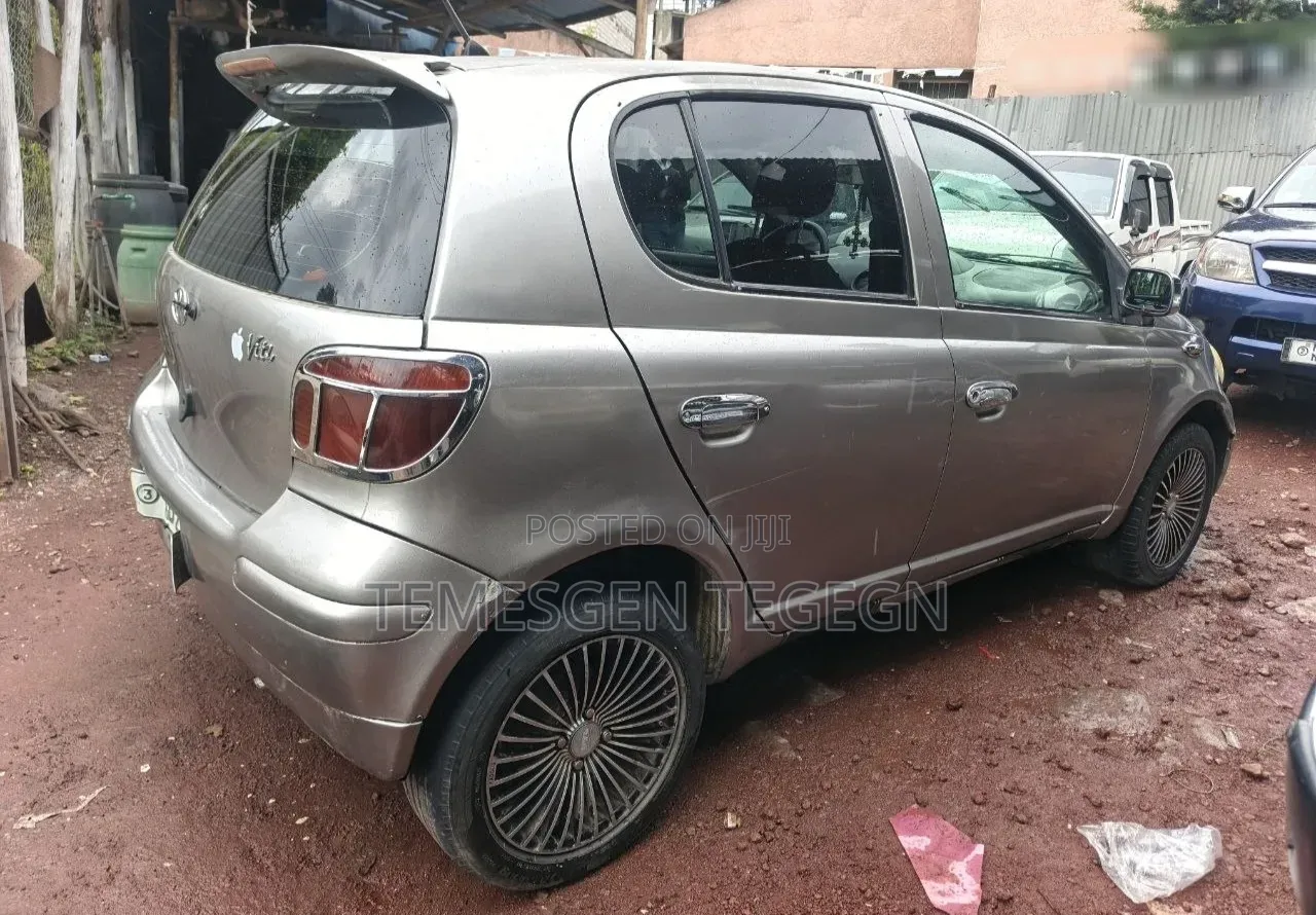Toyota Vitz 2004