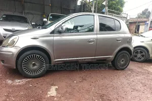 Toyota Vitz 2004