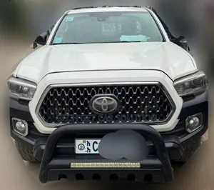 Toyota Tacoma 2018 White
