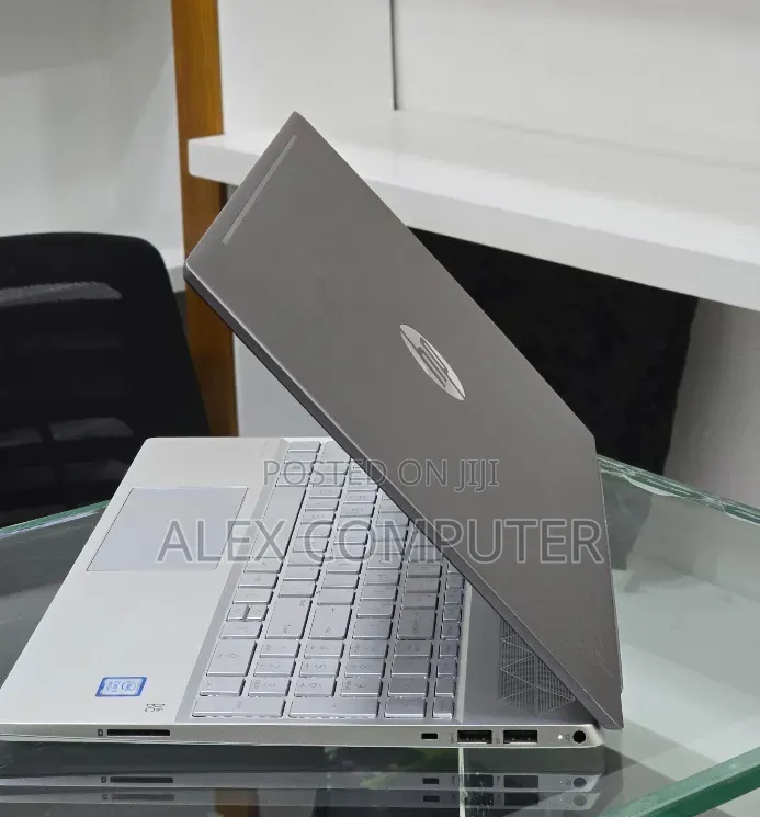 New Laptop HP Pavilion 14 16GB Intel Core i7 SSD 256GB
