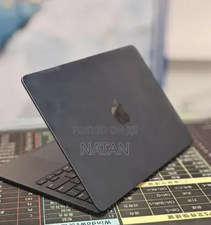 New Laptop Apple MacBook Air 2022 M2 8GB SSD 512GB