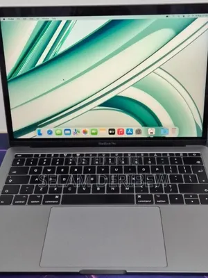 New Laptop Apple MacBook Pro 2017 8GB Intel Core i5 SSD 256GB