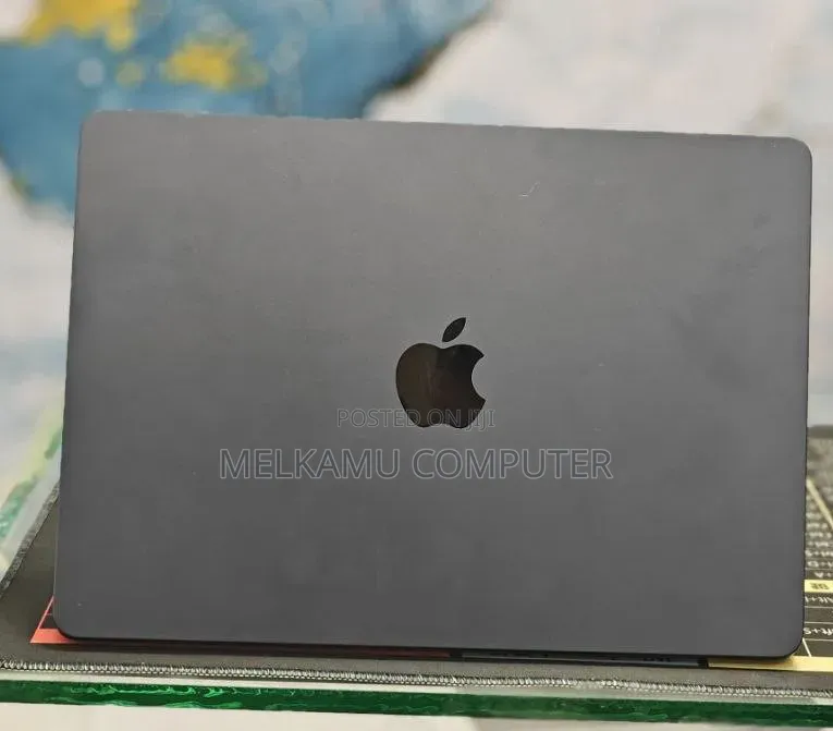 New Laptop Apple MacBook Air 2022 M2 8GB Apple M2 SSD 512GB