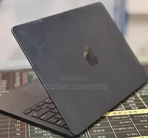 New Laptop Apple MacBook Air 2022 M2 8GB Apple M2 SSD 512GB