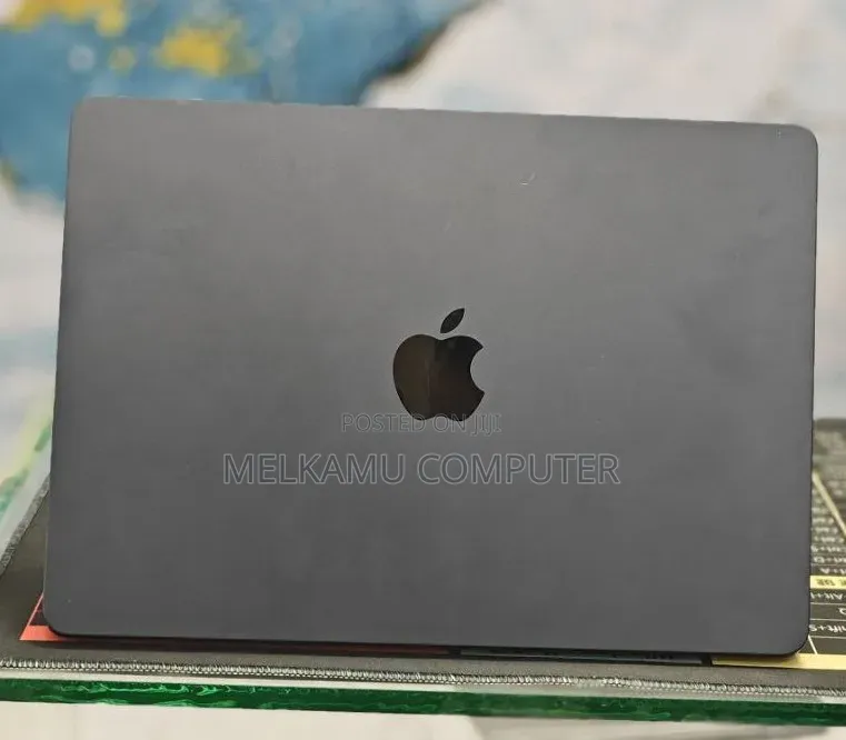New Laptop Apple MacBook Air 2022 M2 8GB Apple M2 SSD 512GB