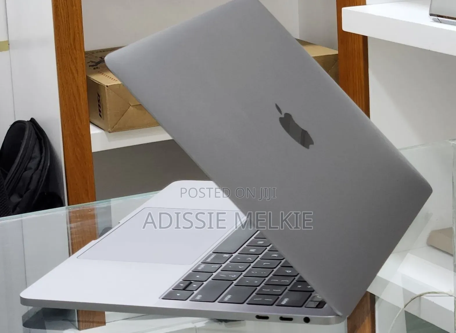 New Laptop Apple MacBook Pro 2019 16GB Intel Core i7 SSD 512GB