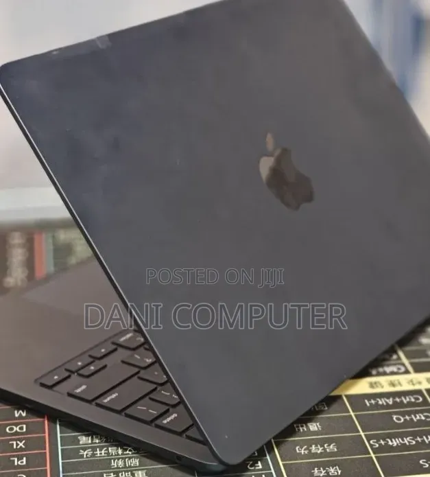New Laptop Apple MacBook Air 2022 M2 8GB Intel Core M2 SSD 512GB