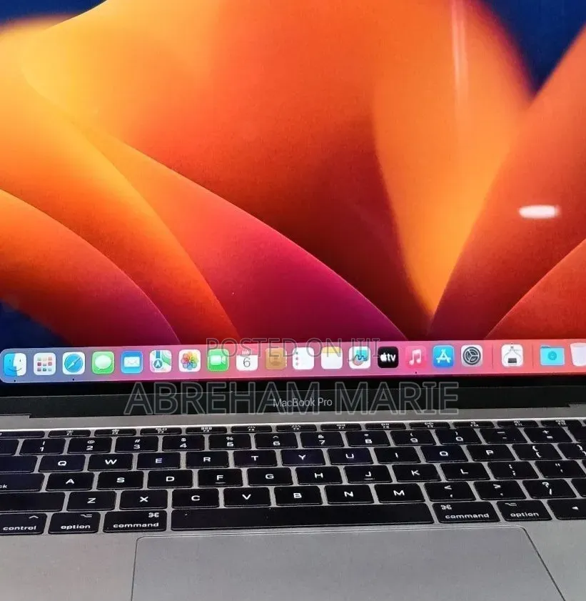 New Laptop Apple MacBook Pro 2017 16GB Intel Core i5 SSD 256GB