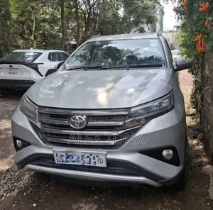 Toyota Rush 2022 Silver