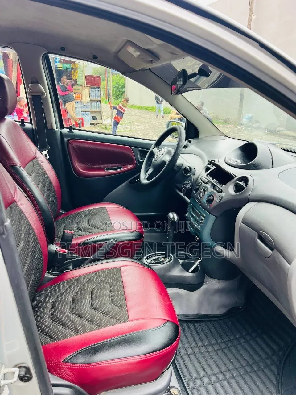 Toyota Vitz 2004 Silver
