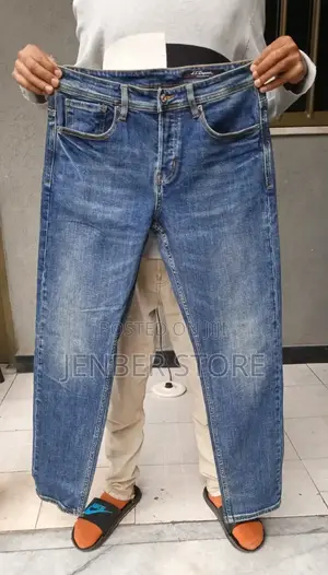 Male Throuser