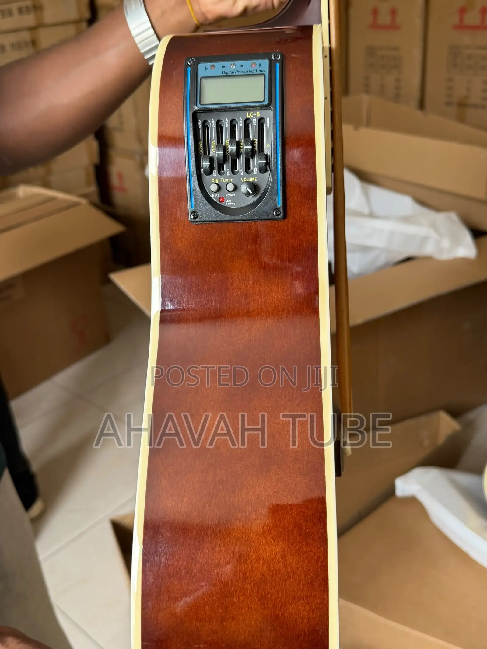 Yamaha F6000eq Acoustic Guitar / Box Guitar (Cutaway)- Brand New