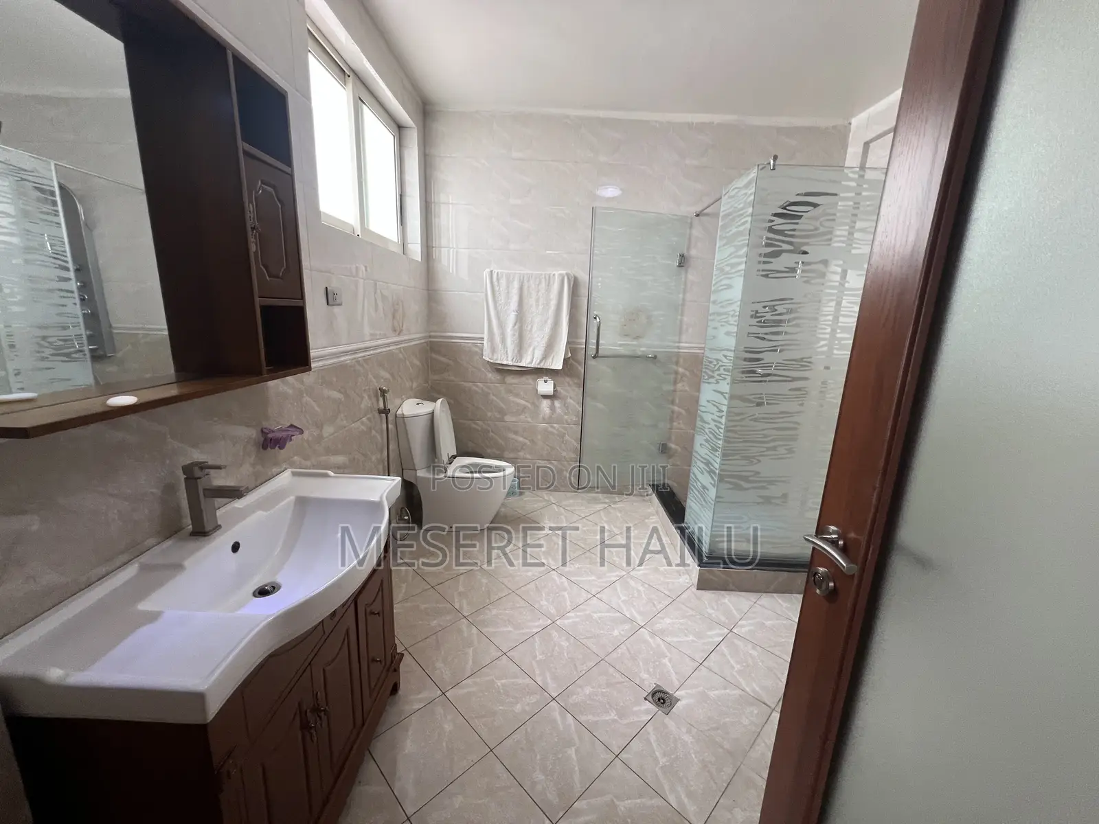 Furnished 5bdrm House in Bola, Bole for rent