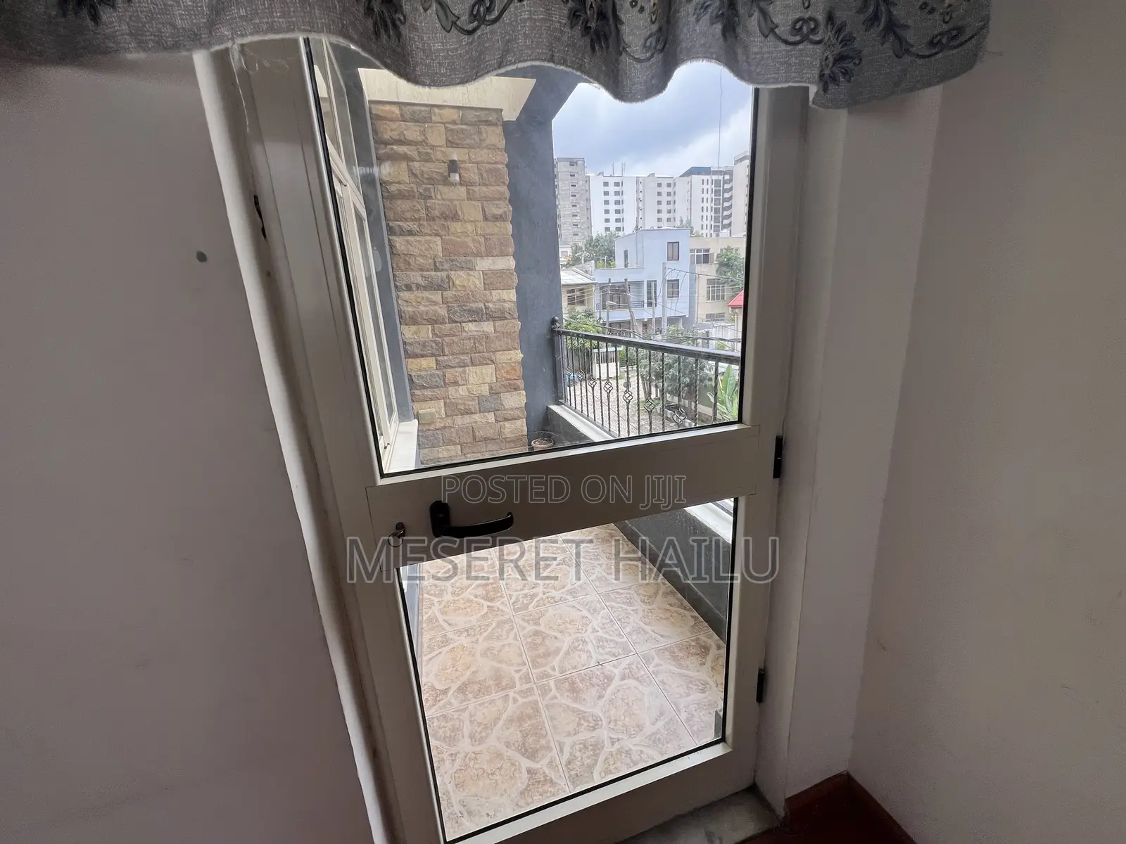 Furnished 5bdrm House in Bola, Bole for rent