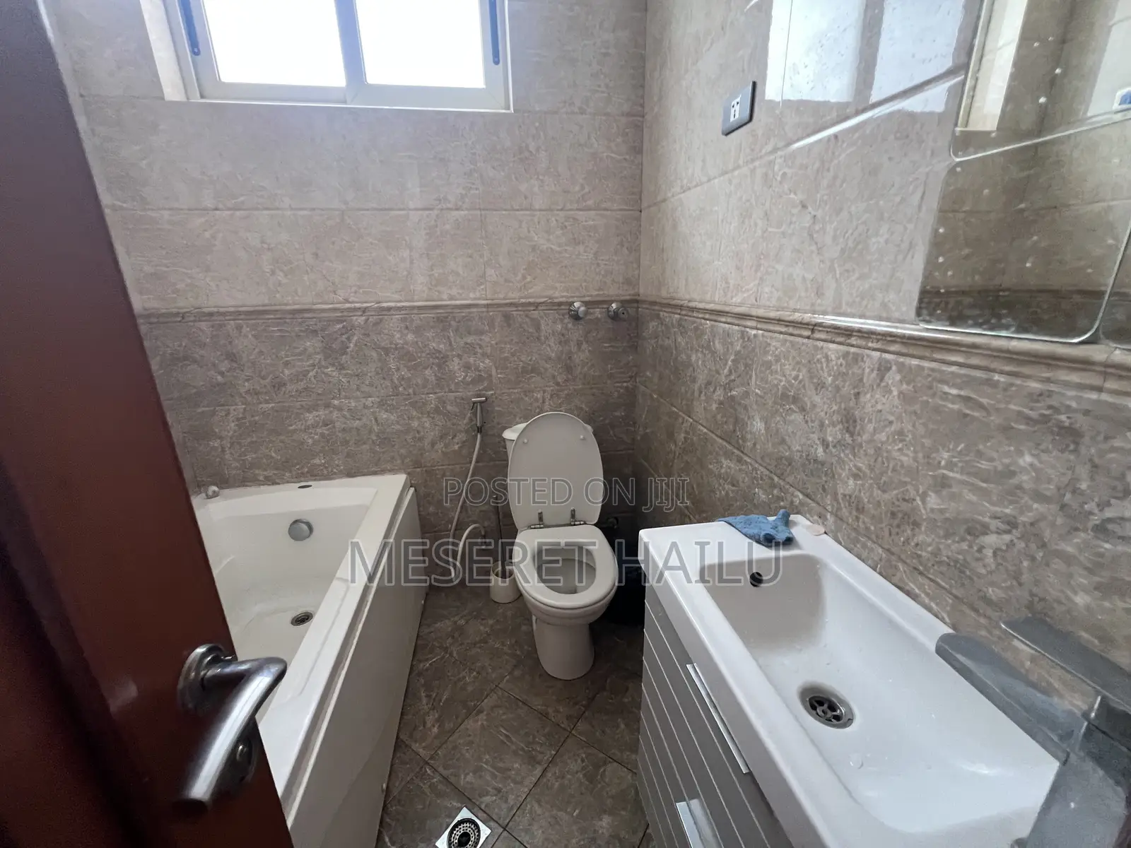 Furnished 5bdrm House in Bola, Bole for rent