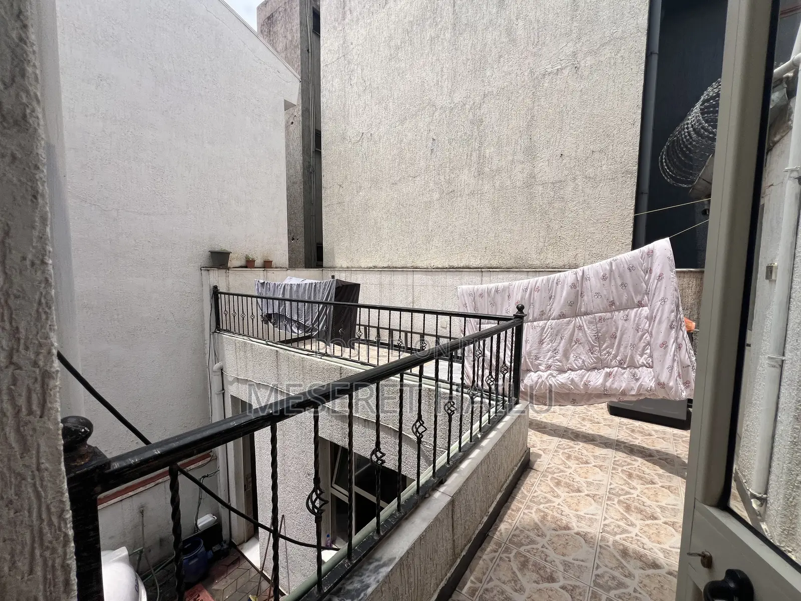 Furnished 5bdrm House in Bola, Bole for rent