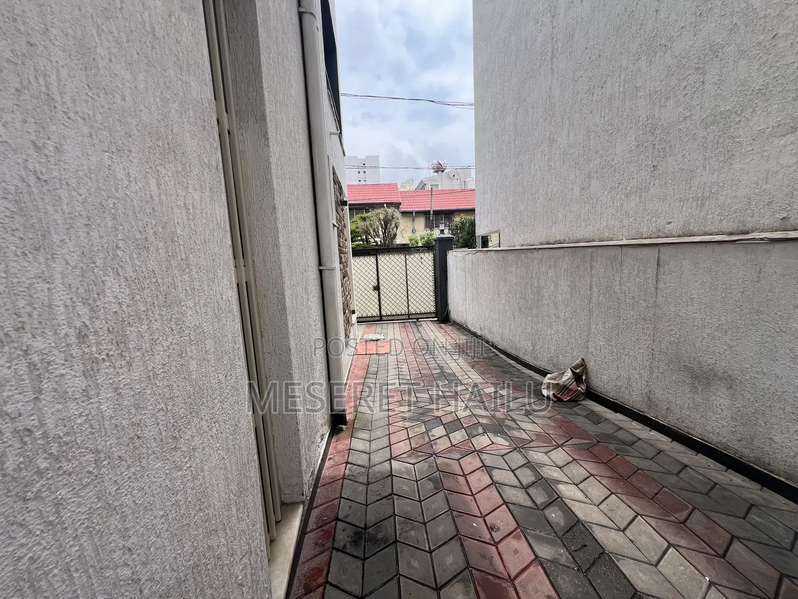Furnished 5bdrm House in Bola, Bole for rent