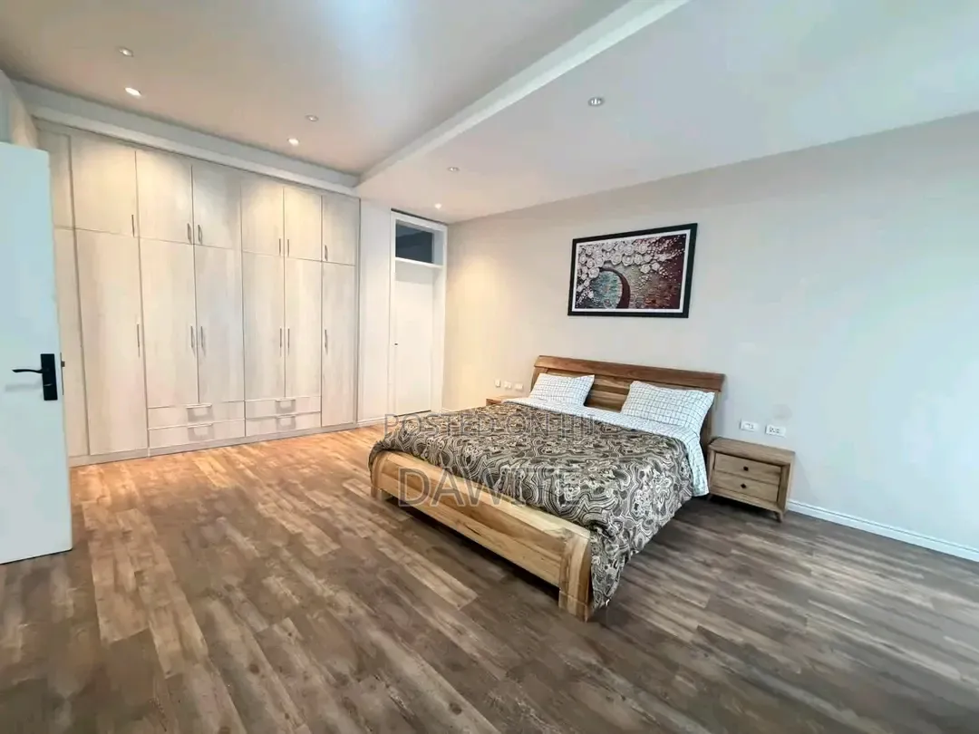 Furnished 5bdrm Apartment in የግል, Bole for sale