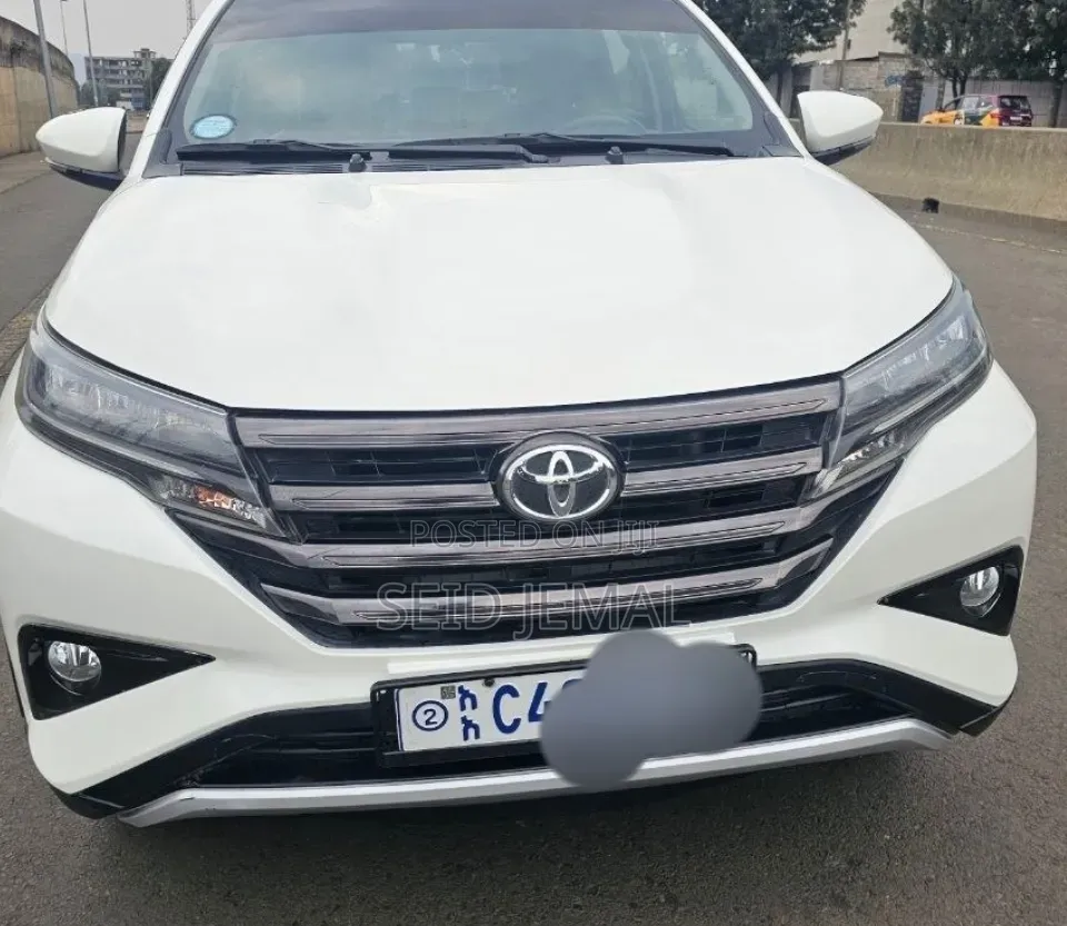 Toyota Rush 2023 White