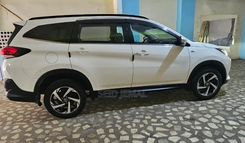 Toyota Rush 2023 White