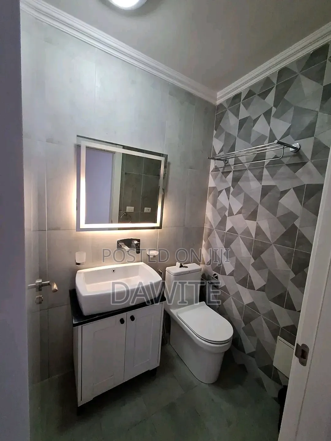 Furnished 4bdrm Apartment in የግል, Bole for sale