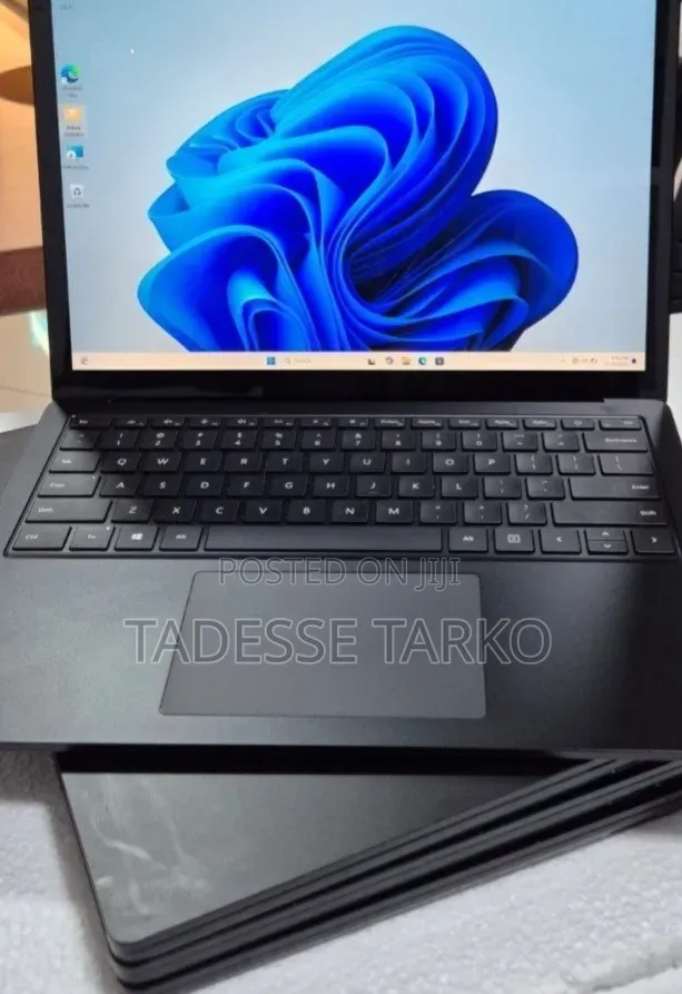New Laptop Microsoft Surface Laptop 3 16GB Intel Core i5 SSD 256GB