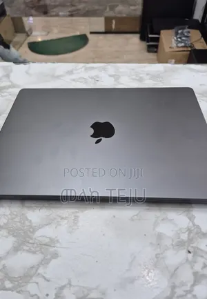 New Laptop Apple MacBook Pro 2025 M5 16GB Apple M5 SSD 1T