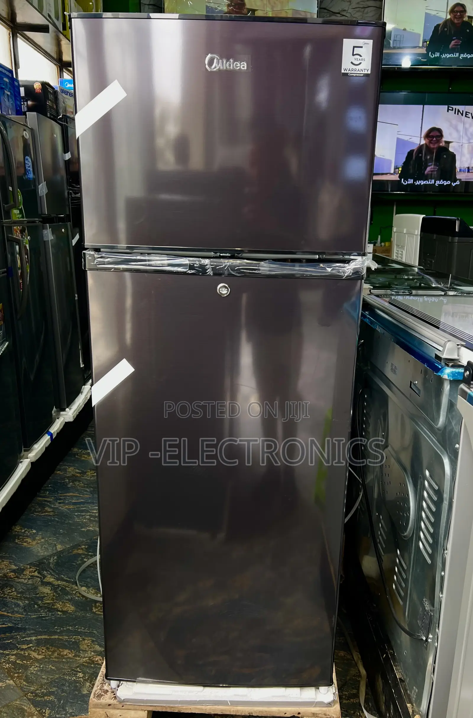Midea Refrigerator 294 Featuring a Stylish Black Finish, Spacious