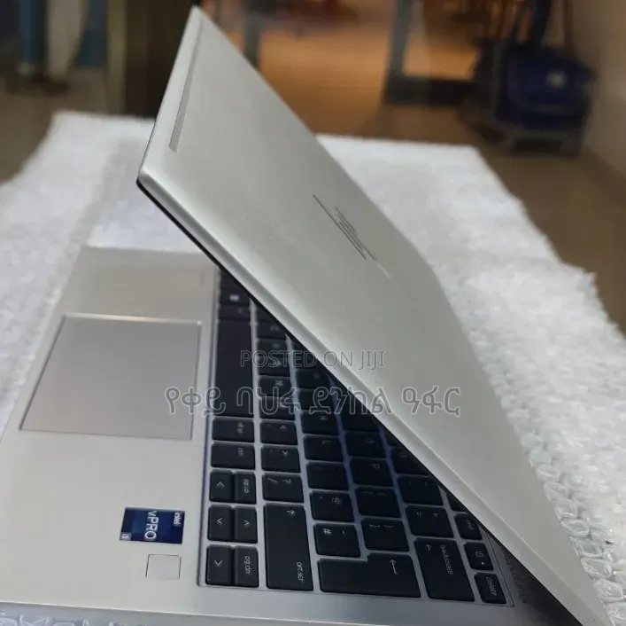 New Laptop HP EliteBook 830 G9 16GB Intel Core i5 SSD 512GB