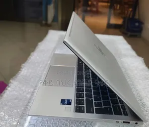 New Laptop HP EliteBook 830 G9 16GB Intel Core i5 SSD 512GB