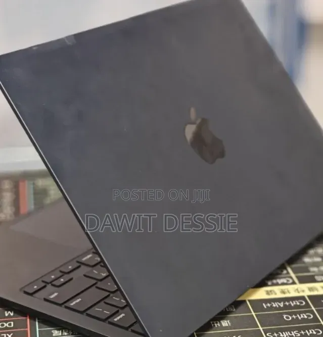 New Laptop Apple MacBook Air 2020 M1 8GB Apple M1 SSD 512GB