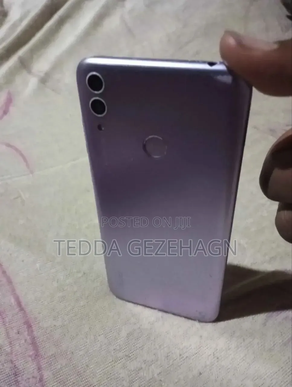 Honor 8C 64 GB Silver