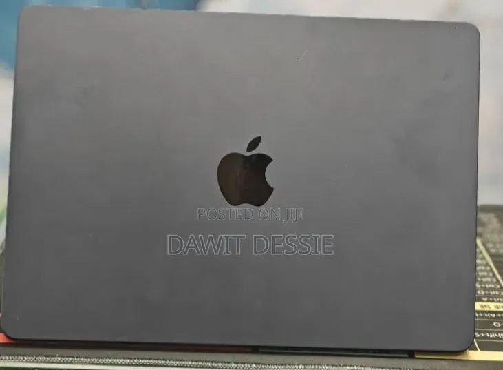 New Laptop Apple MacBook Air 2020 M1 8GB Apple M1 SSD 512GB
