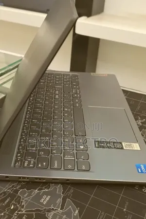 New Laptop Lenovo Ideapad 3 16GB Intel Core i5 SSD 512GB