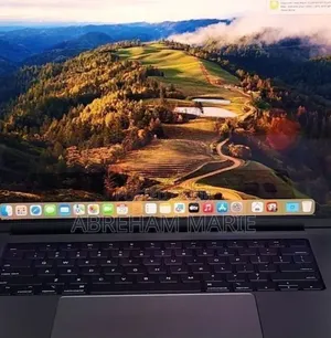 New Laptop Apple MacBook Pro 2017 32GB Nvidia SSD 512GB