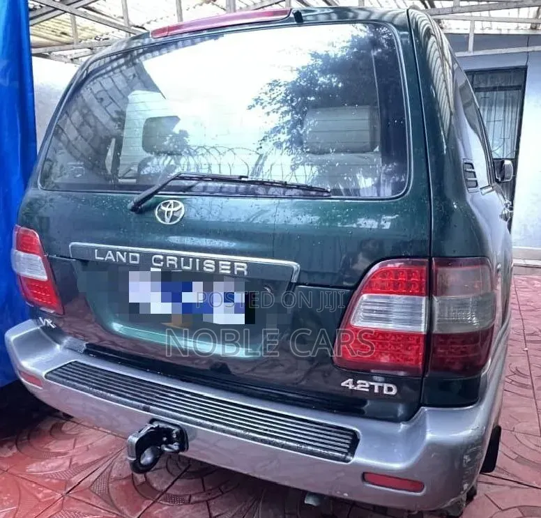 Toyota Land Cruiser 2007 Gray