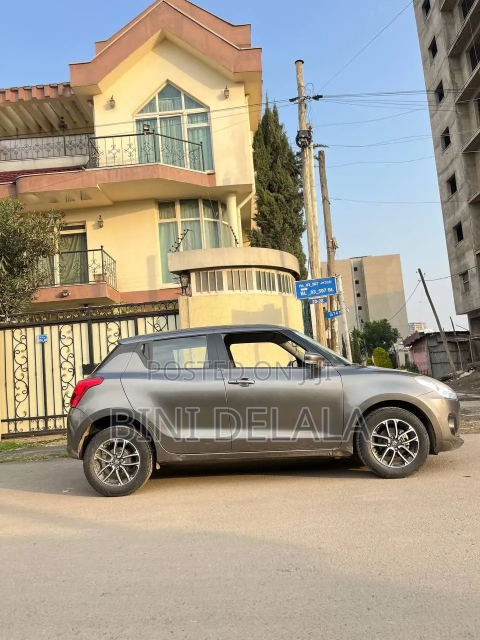 Suzuki Swift 2022 Gray